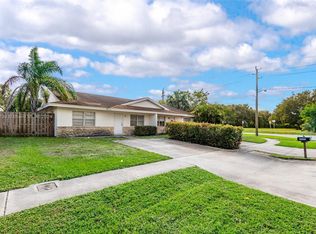 3860 Van Cott St, West Palm Beach, FL 33403