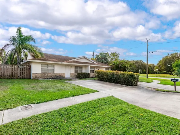 3860 Van Cott St, West Palm Beach, FL 33403