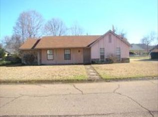 3300 5th St N, Columbus, MS 39705