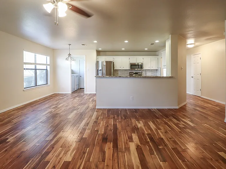 404 Jennifer Cir — Photo 17