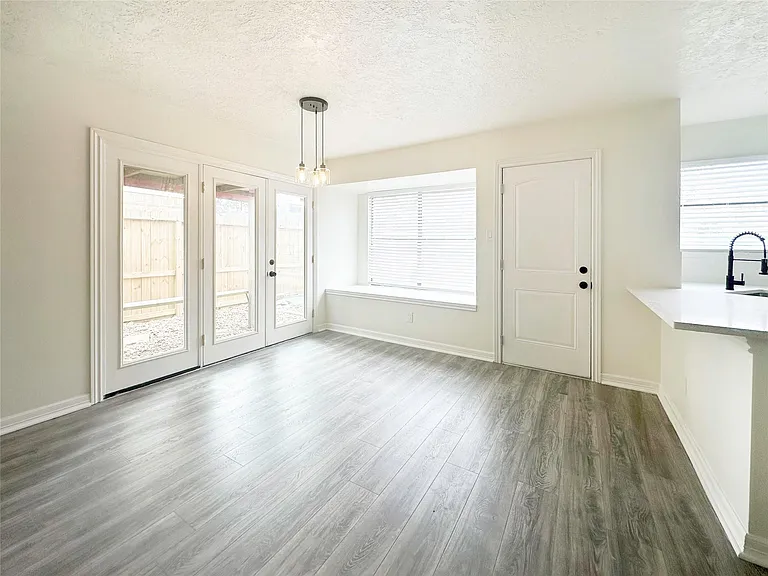 9843 Stableway Dr — Photo 14