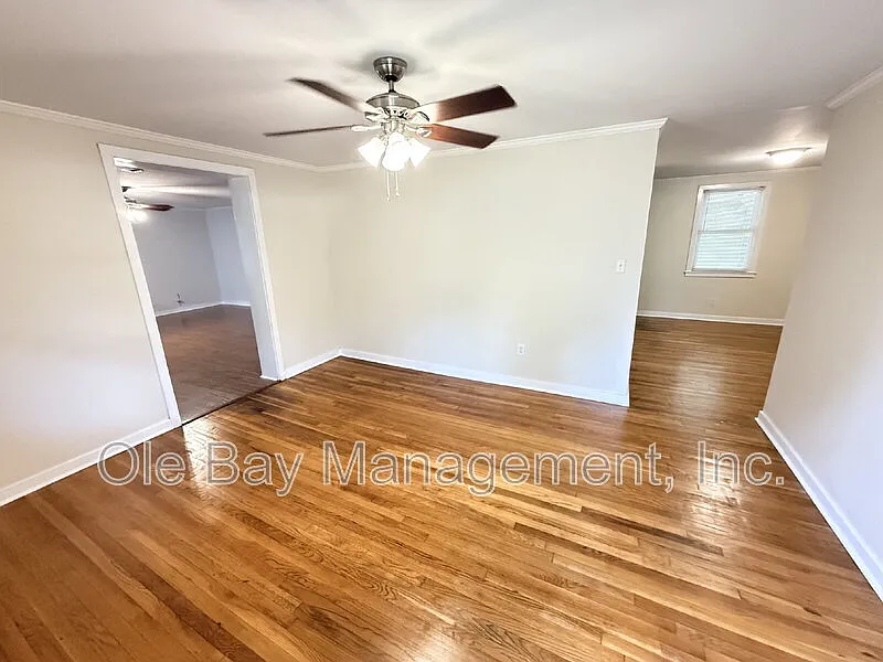 3 bed, 2.0 bath, $1,700 — Photo 3