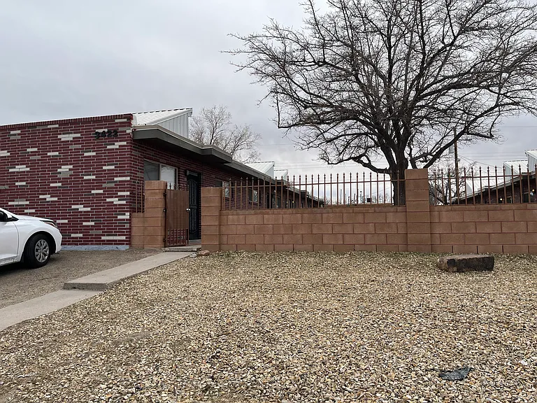 Renovated & Loaded 2 Bed Apts in Ridgecrest- Best Nat. Light in ABQ — Photo 24