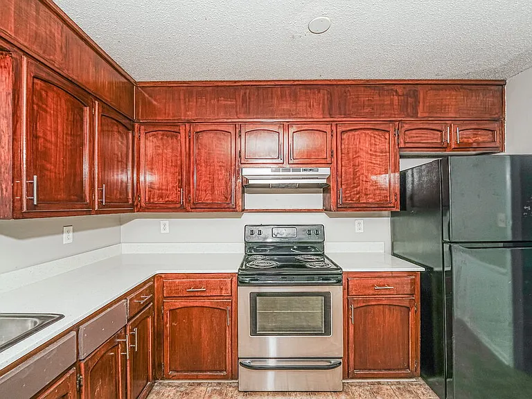 933 Edwards Lake Rd — Photo 9
