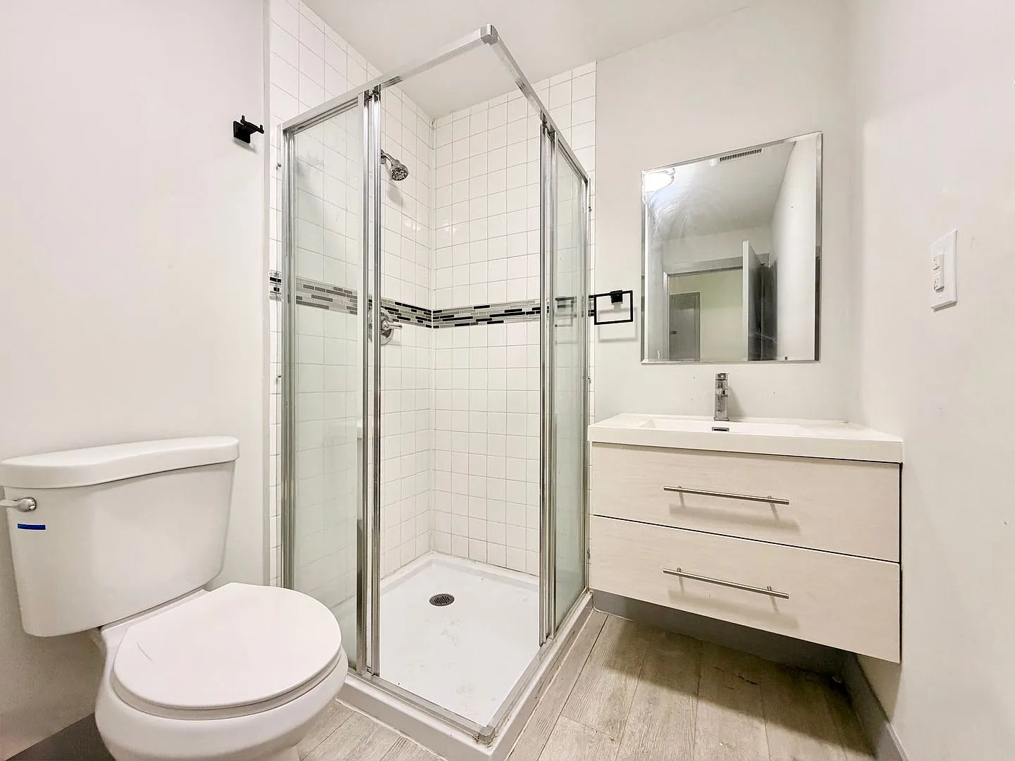 New Construction 2 Bedroom/ 2 Bathroom Duplex with Private Yard and Driveway — Photo 4