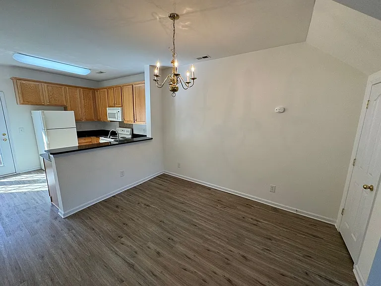 6918 Creft Cir — Photo 4