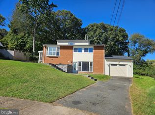 5426 Enid Pl, Alexandria, VA 22312
