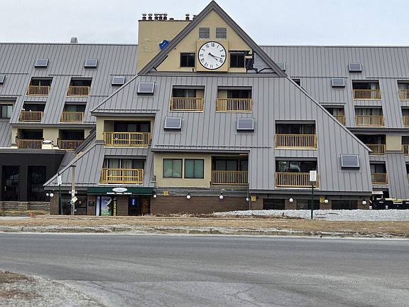 3rd image of 133 East Mountain Road #3D15