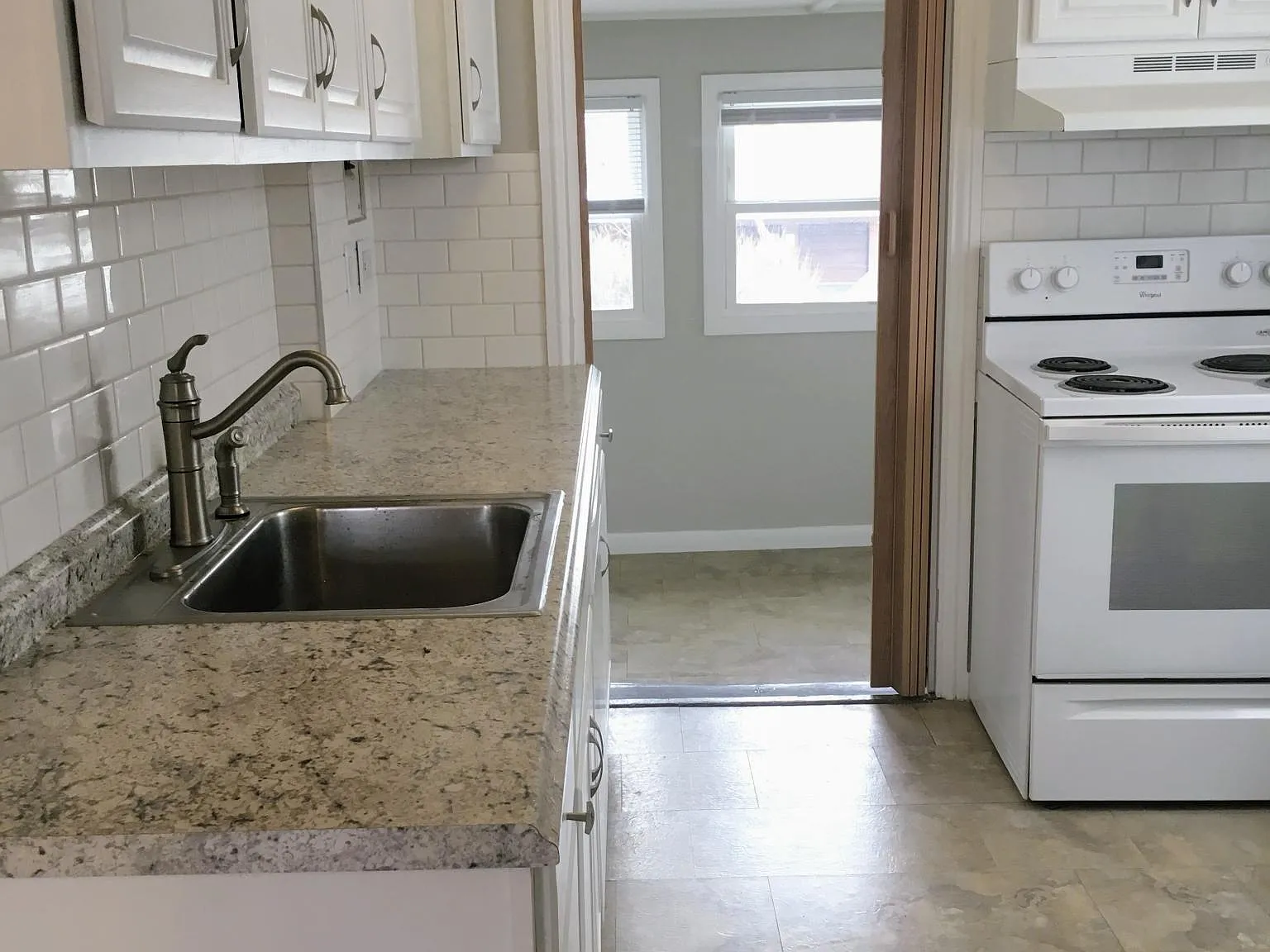 2 bed, 1.5 bath, 1000 sqft, $1,699 — Photo 4