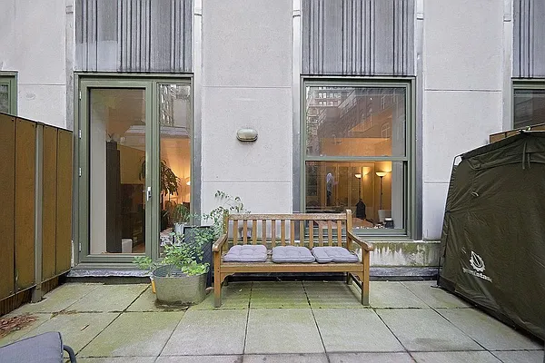 Rented by Compass | media 21