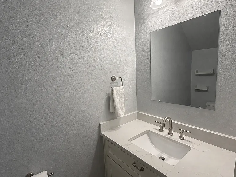 2536 Crenshaw Dr — Photo 14