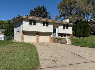 15118 Lincoln Cir, Omaha, NE 68154