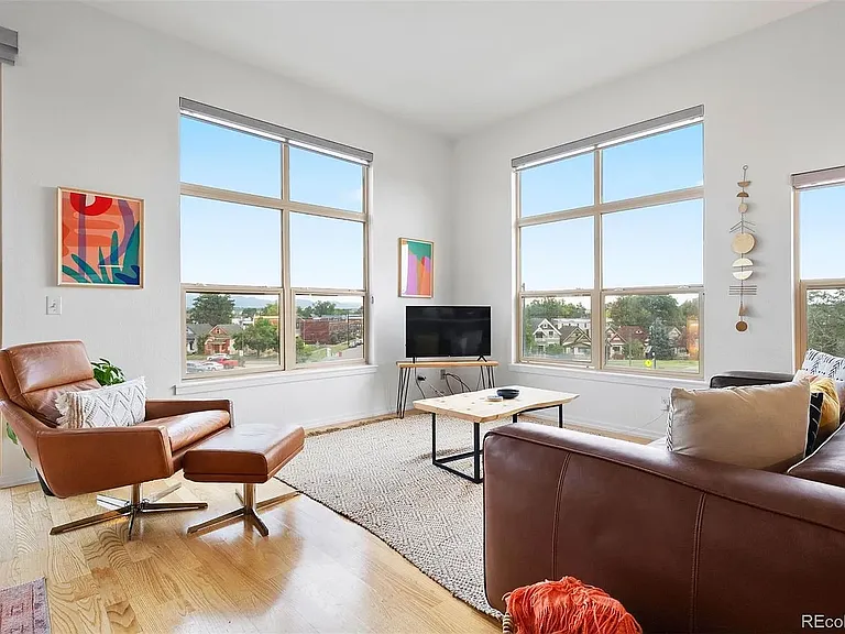 2900 N Downing St #311 — Photo 2