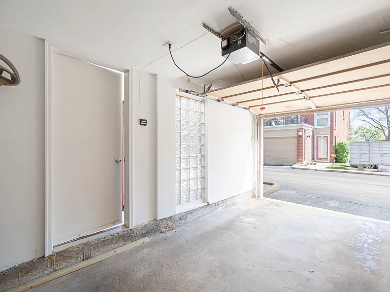 1781 W Altgeld St #O — Photo 15