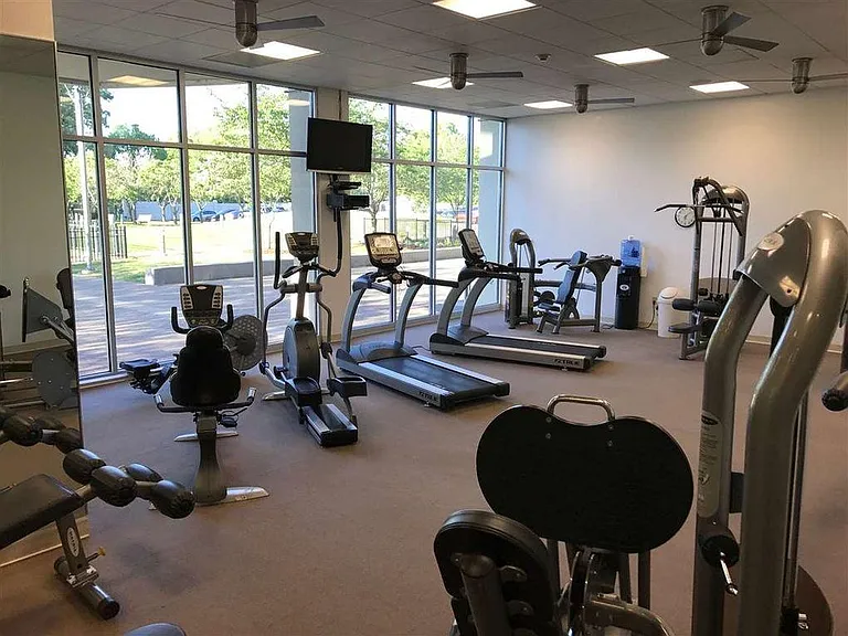 655 Riverside Dr #205B — Photo 4