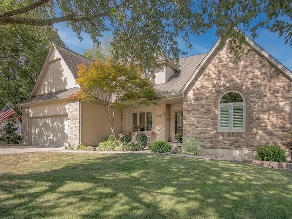 622 N Winnebago Dr, Lake Winnebago, MO 64034