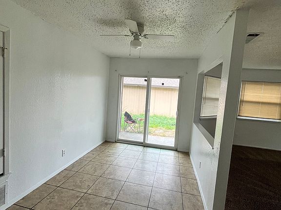 5th image of 2203 Creekwood Dr