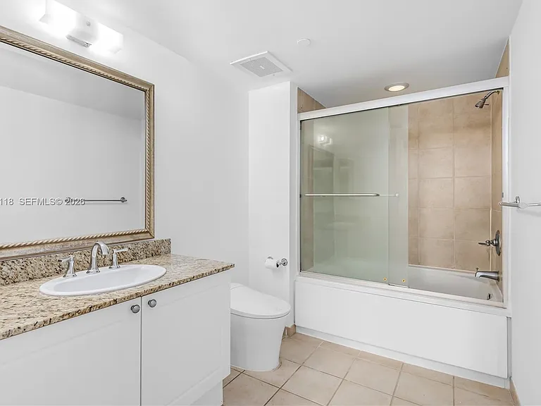 19501 W Country Club Dr #515 — Photo 14