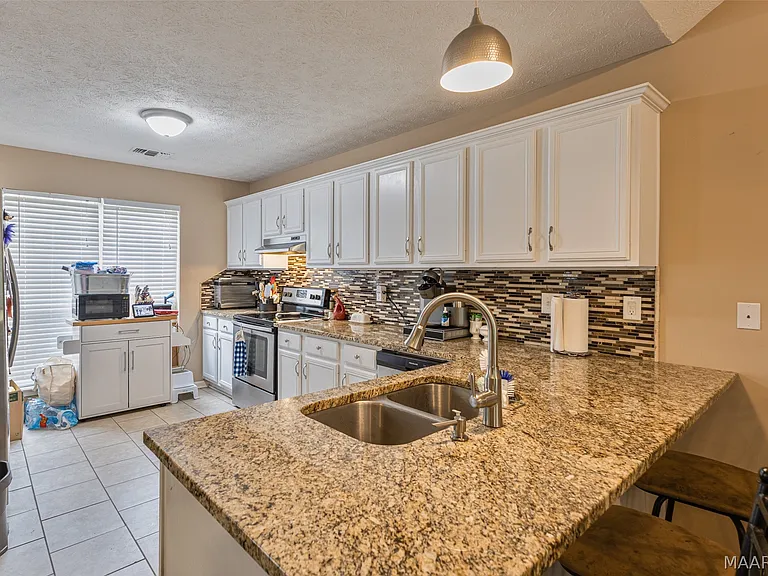 105 Foxwood Ct — Photo 11