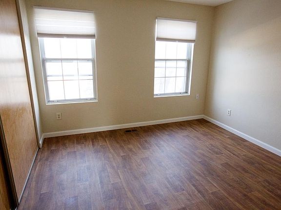 2nd bedroom upstairs