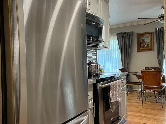 5th image of 303 Tradewinds Dr APT 7