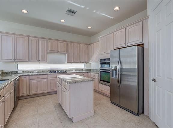 4th image of 23212 Salinas Way