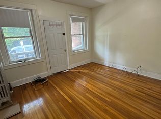 9 Egremont Rd APT 3, Boston, MA 02135