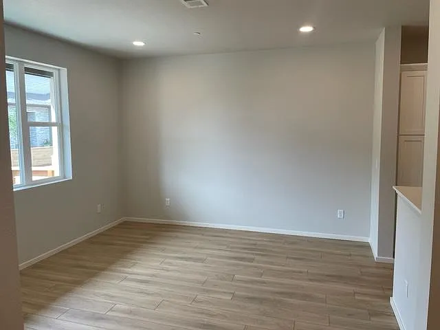 4786 Champlain Dr — Photo 5