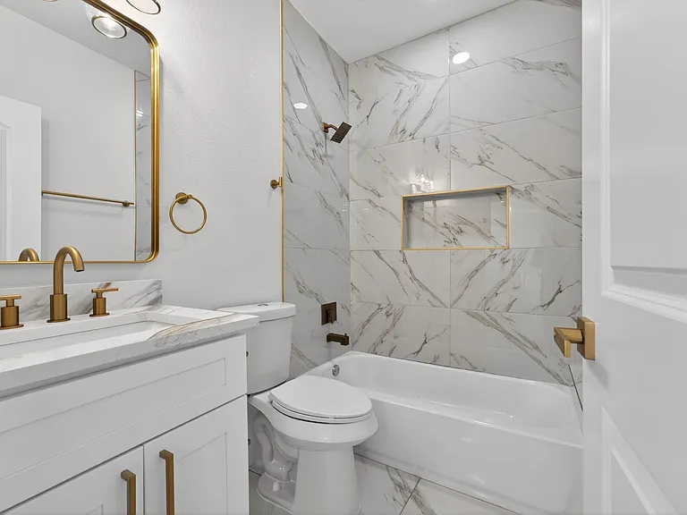 1301 Townsend Ave #3 — Photo 16