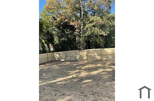 Building Photo - 414 White Oak St #A
