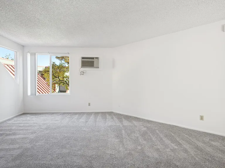 Plan F, 704 sq ft, 1 bed/1 bath