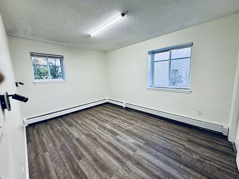 1524 Mount Hope Ave #1 — Photo 5
