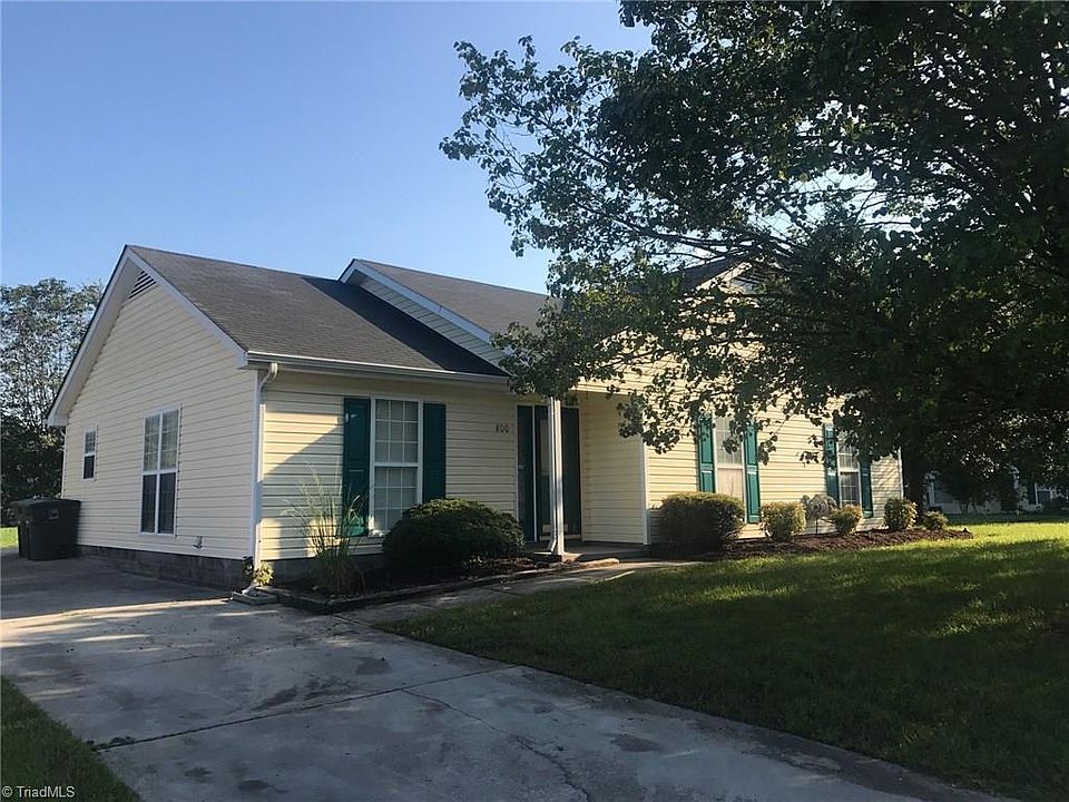 1st image of 800 Valley Oak Dr