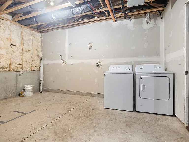 2625 Redwood Ave — Photo 4