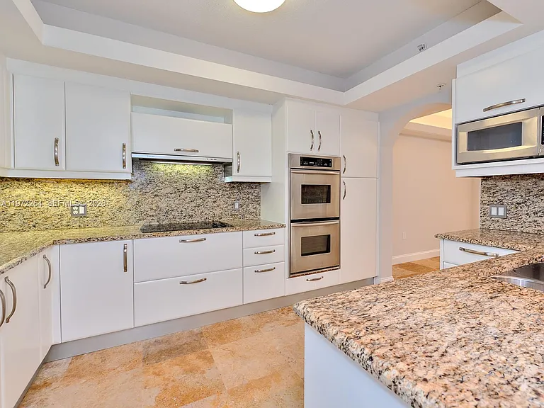 2051 SE 3rd St #Townhouse 11 — Photo 30