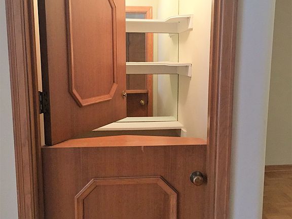 4th image of 6401 Jamieson Ave #1W