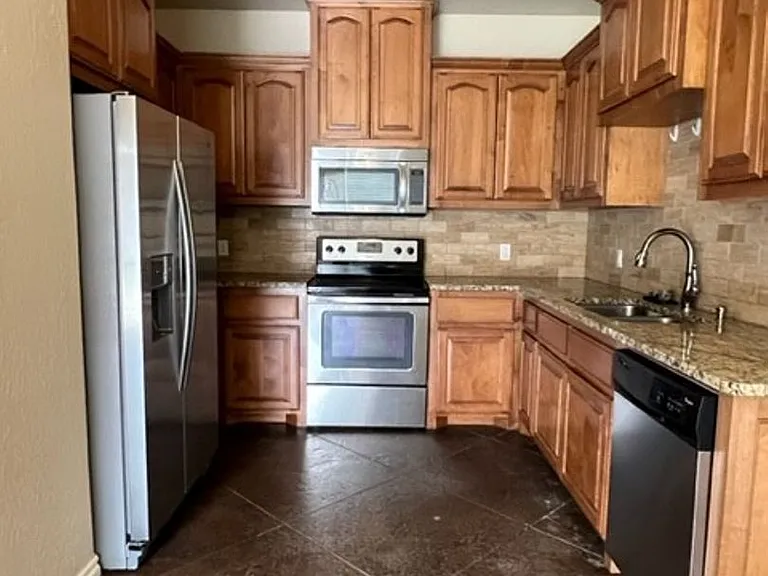 2501 SW A Ave — Photo 4