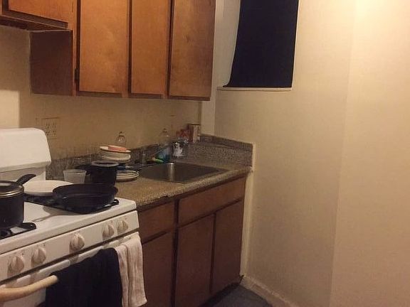 5th image of 398 Tompkins Ave #1