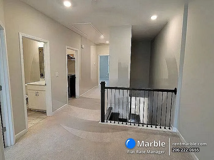 2565 Morehead St — Photo 8