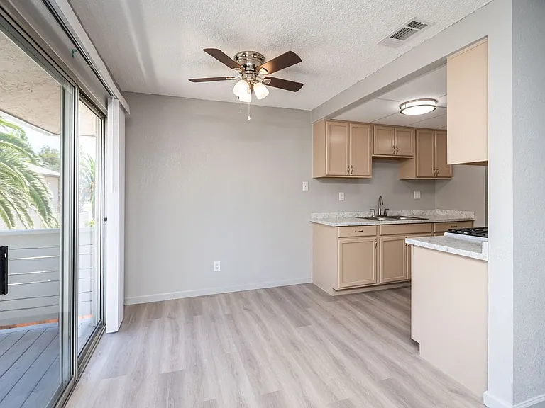 Timbers Apartments — Photo 30