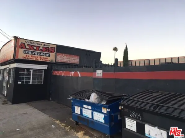 6818 Hazeltine Ave, Van Nuys, CA 91405