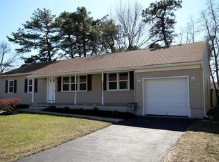 1013 Manchester St, Toms River, NJ 08757