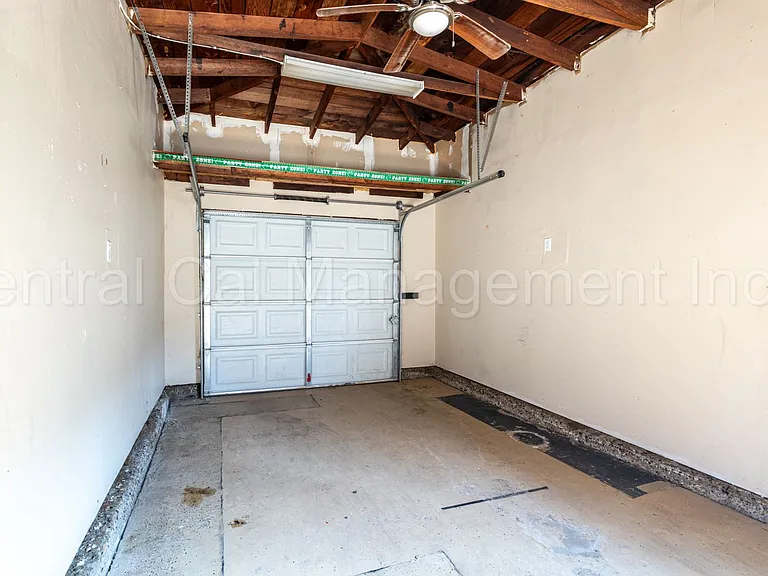 200 Wetherley Dr — Photo 19