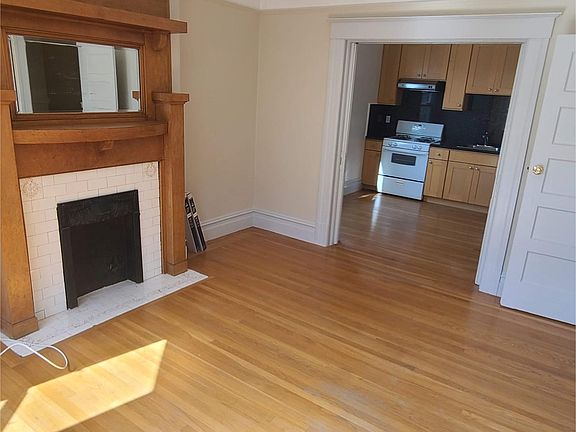 3rd image of 3231-3233 Laguna St #1