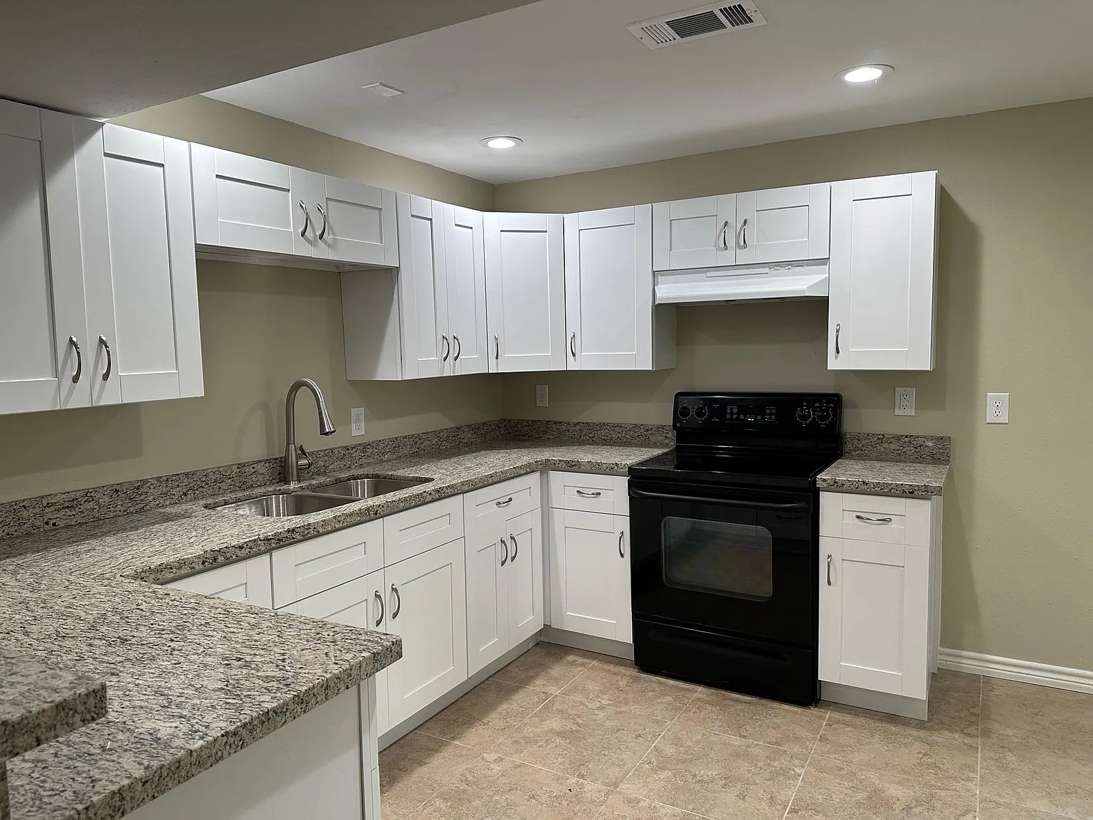 2 bed, 1.0 bath, 1432 sqft, $1,650 — Photo 4