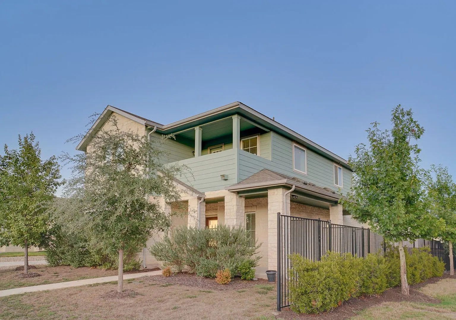9015 Looksee Lane, Austin, TX 78744 — Photo 2