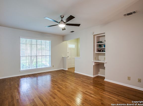 2nd image of 613 Chauncey Dr #122
