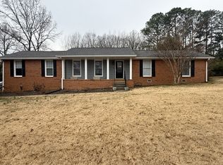 127 Sam Davis Dr, Springfield, TN 37172