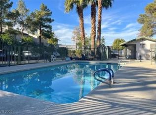 2480 Old Forge Ln APT 74, Winchester, NV 89121