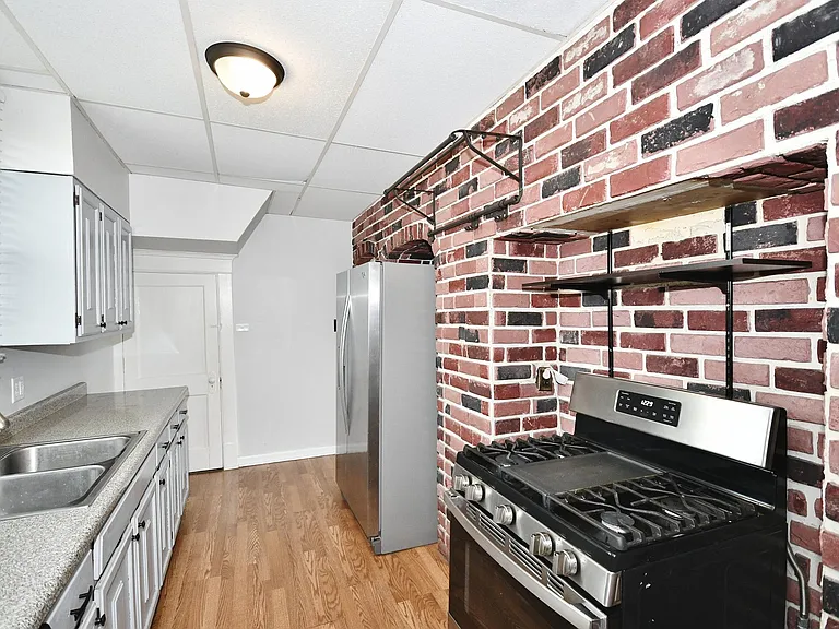 918 Edgewood Ave — Photo 10